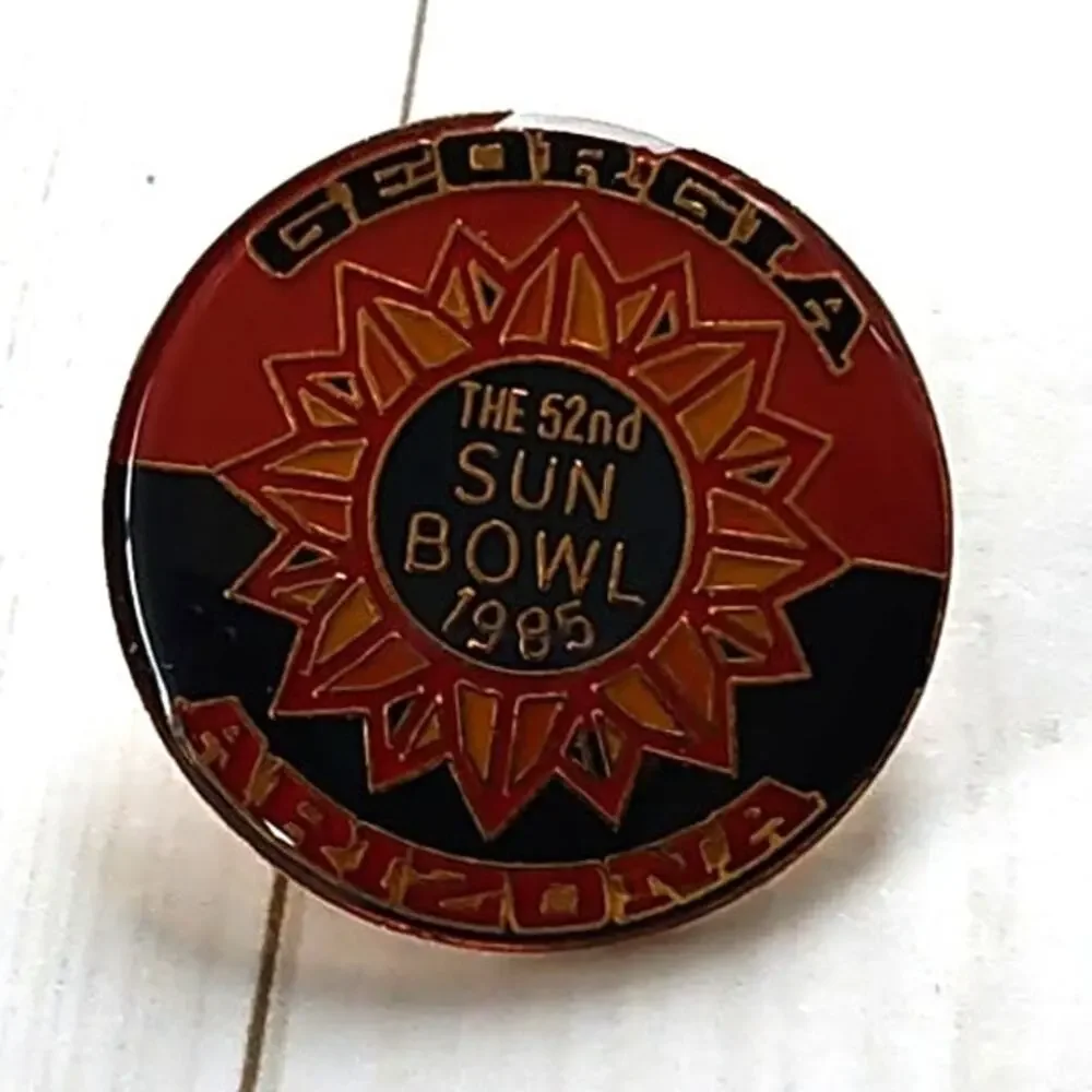 1985 Sun Bowl Georgia Bulldogs Arizona Wildcats Pin College Football NCAA